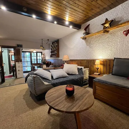 木屋 Petit Eptálofos