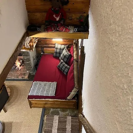 Petit 木屋 Eptálofos